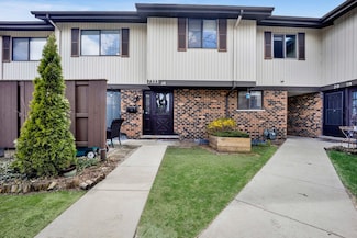 7333 Winthrop Way Unit 10, Downers Grove, IL 60516