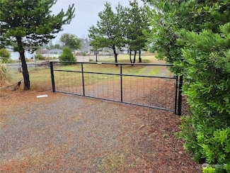 35106 G St, Ocean Park, WA 98640
