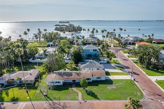 1794 Santa Barbara Dr, Dunedin, FL 34698