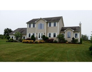 11 Alexandra Dr, Assonet, MA 02702