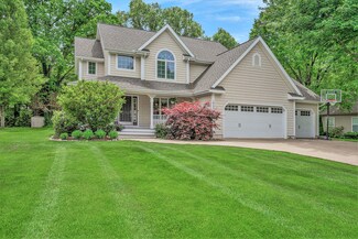 15262 N Scenic Ct, Spring Lake, MI 49456