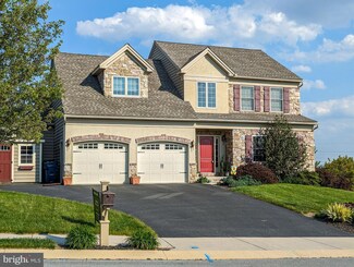 30 Circle Rock Dr, Ephrata, PA 17522