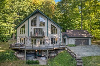 5522 N Otter Ridge Dr, Ludington, MI 49431