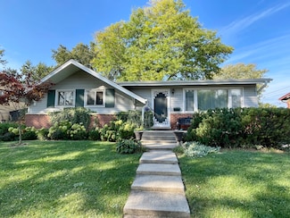 1214 N Crabtree Ln, Mount Prospect, IL 60056