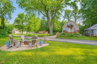 W7742 Lamp Rd, Fort Atkinson, WI 53538