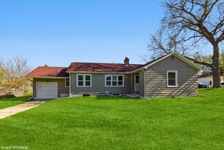 836 2nd Ave, Aurora, IL 60505