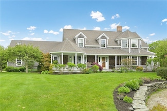 576 W Main Rd, Little Compton, RI 02837