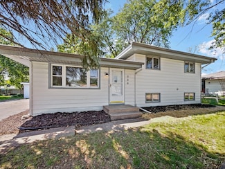 926 38th Ave, Anoka, MN 55303