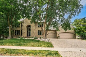 9594 Olympia Dr, Eden Prairie, MN 55347