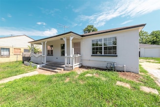 3924 Dismount St, Dallas, TX 75211