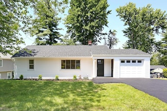 6 Heck Rd, Garnerville, NY 10923