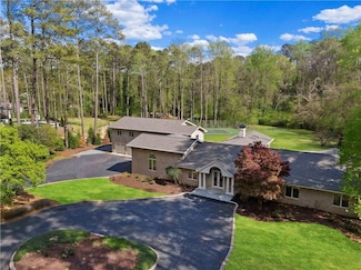 860 Crest Valley Dr NW, Atlanta, GA 30327
