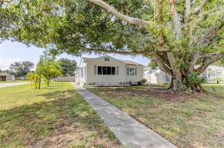794 40th Ave NE, Saint Petersburg, FL 33703