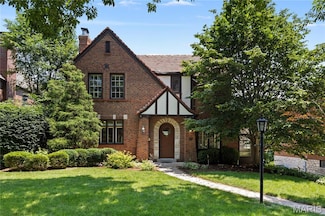 46 Broadview Dr, Saint Louis, MO 63105