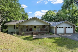 764 W Highland Dr, Gatlinburg, TN 37738