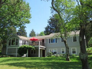 667 Old County Rd, Vineyard Haven, MA 02568
