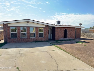 378 Hourglass Dr, El Paso, TX 79915