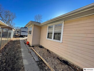 3079 T St, Lincoln, NE 68503