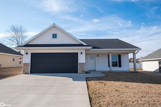 1011 E Southridge Rd, Marshalltown, IA 50158