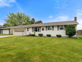 55 Villa Heights Ct, Algoma, WI 54201