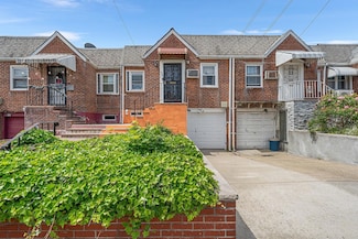 9026 Springfield Blvd, Queens Village, NY 11428