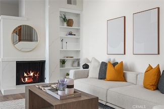 30 Woodland Dr, Irvine, CA 92604