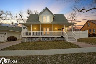 1308 2nd Ave N, Clear Lake, IA 50428