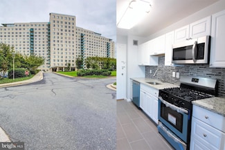 10401 Grosvenor Place Unit 711, Rockville, MD 20852