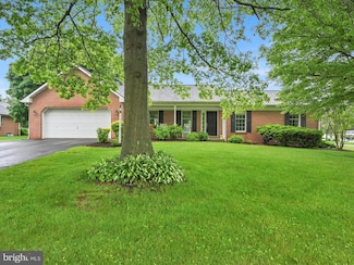 678 N Strickler Rd, Manheim, PA 17545