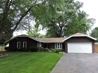 4811 Paulsen St, McHenry, IL 60051