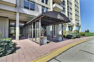 2 Bratenahl Place Unit 12D, Cleveland, OH 44108