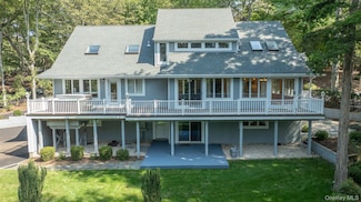 1 Summit Trail, Saint James, NY 11780
