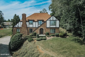 259 Tall Timber Dr, Johnstown, PA 15904