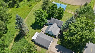 17365 Lakeside Rd, Three Oaks, MI 49128