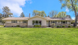 3440 Sleepy Hollow Ln, Brookfield, WI 53005