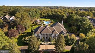 11 Summit Ln, Wilmington, DE 19807