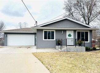 514 W Long Lane Dr, Knoxville, IA 50138