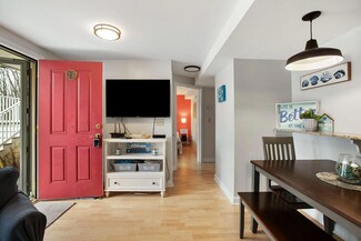 272 Mills Rd Unit 2B, Kennebunkport, ME 04046