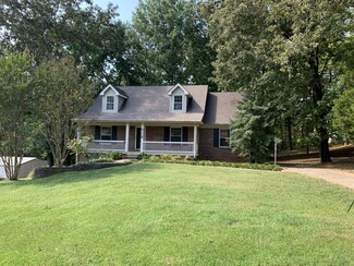 1920 Dinsmore Rd, Clarksville, TN 37040