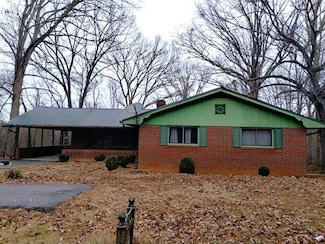 725 Milton Hwy, Ringgold, VA 24586