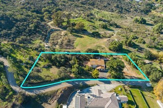 3110 Stoney Oak Dr, Spring Valley, CA 91978