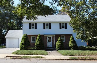 255 Woodcliff Rd, Newton Highlands, MA 02461