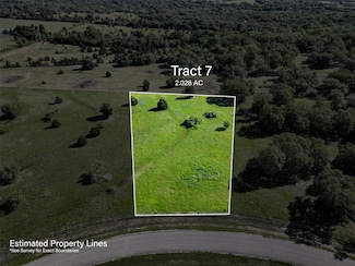 7 Woodland Meadows Ln, La Grange, TX 78945