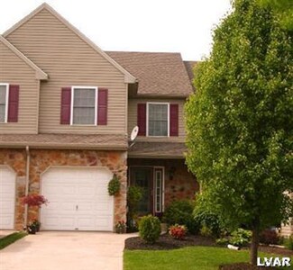 8169 Heritage Dr, Alburtis, PA 18011