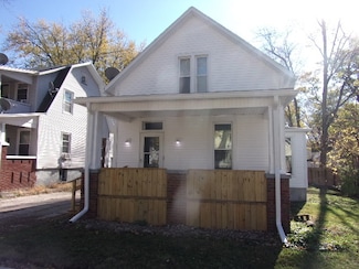 706 W Front St, Bloomington, IL 61701