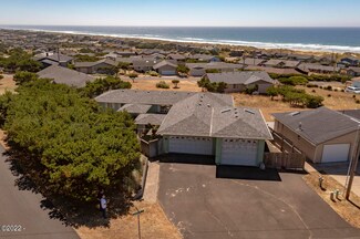 1901 NW Coracle St, Waldport, OR 97394