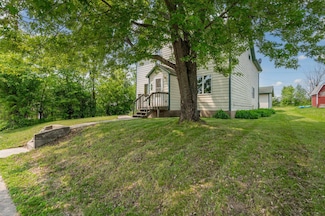 11 1st St, Nashwauk, MN 55769