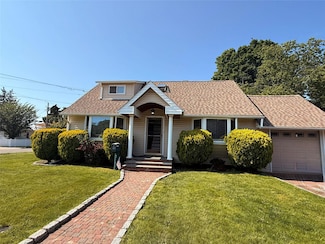 7 Ronald Ave, Hicksville, NY 11801