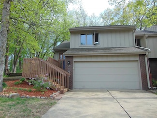 7120 Hickory Ln, Urbandale, IA 50322