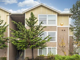 693 NE 162nd Ave Unit 208, Portland, OR 97230